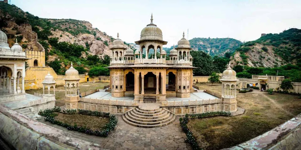 Gaitore Ki Chhatriyan Jaipur – Royal Cenotaphs & Hidden Heritage